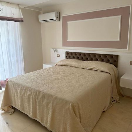 Bernini House Naples Hotel Eksteriør billede