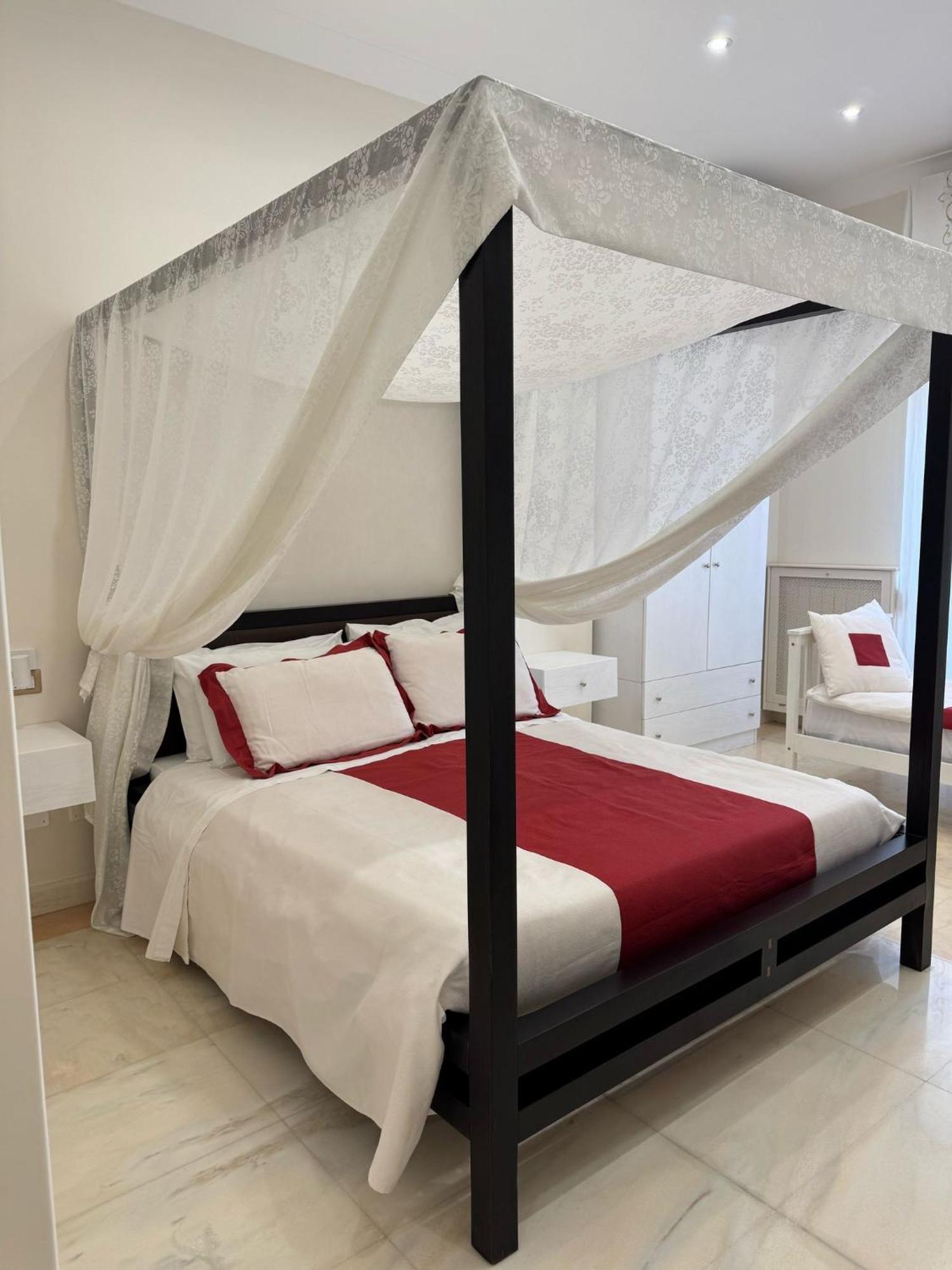 Bernini House Naples Hotel Eksteriør billede
